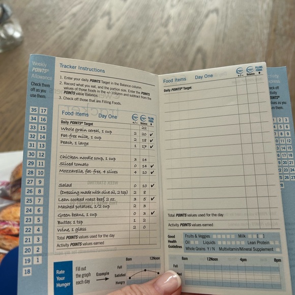 Weight Watchers PointsPlus Set with Cookbook and Tracker - Picture 4 of 4